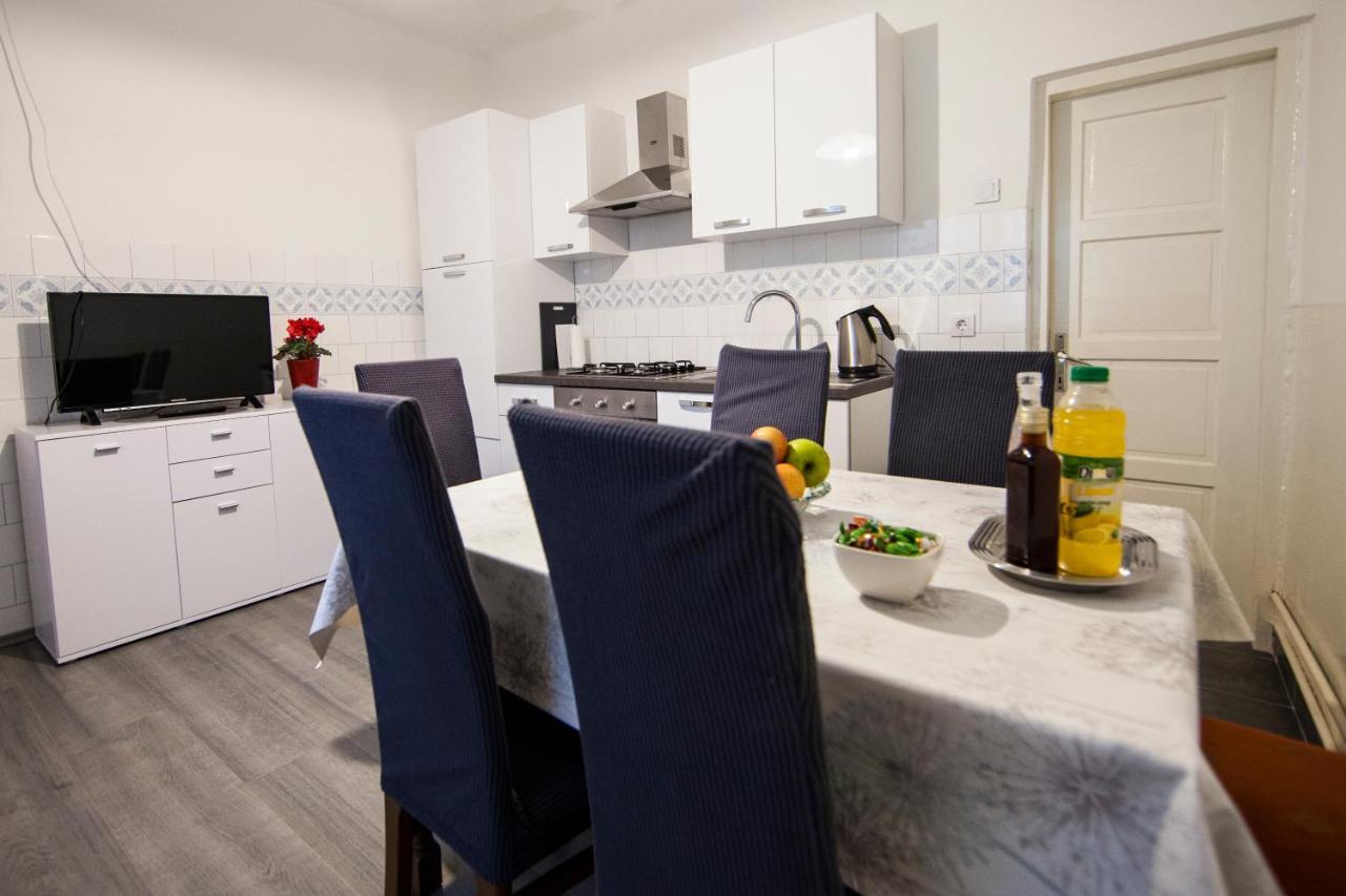 Apartman Kuca 150 Mala Subotica Exteriör bild