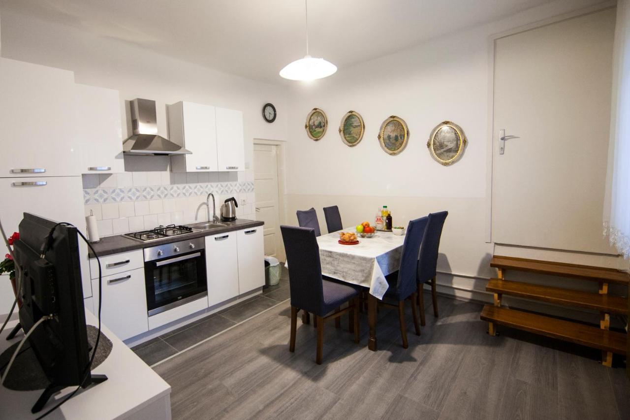 Apartman Kuca 150 Mala Subotica Exteriör bild